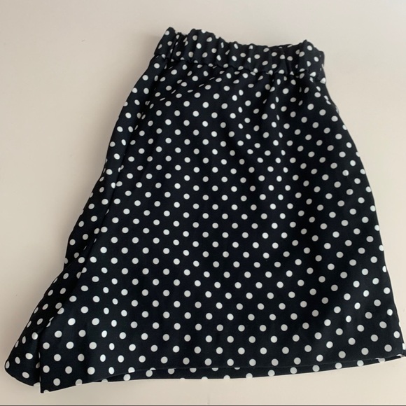 Polka Dot Flowy Shorts - Picture 4 of 4
